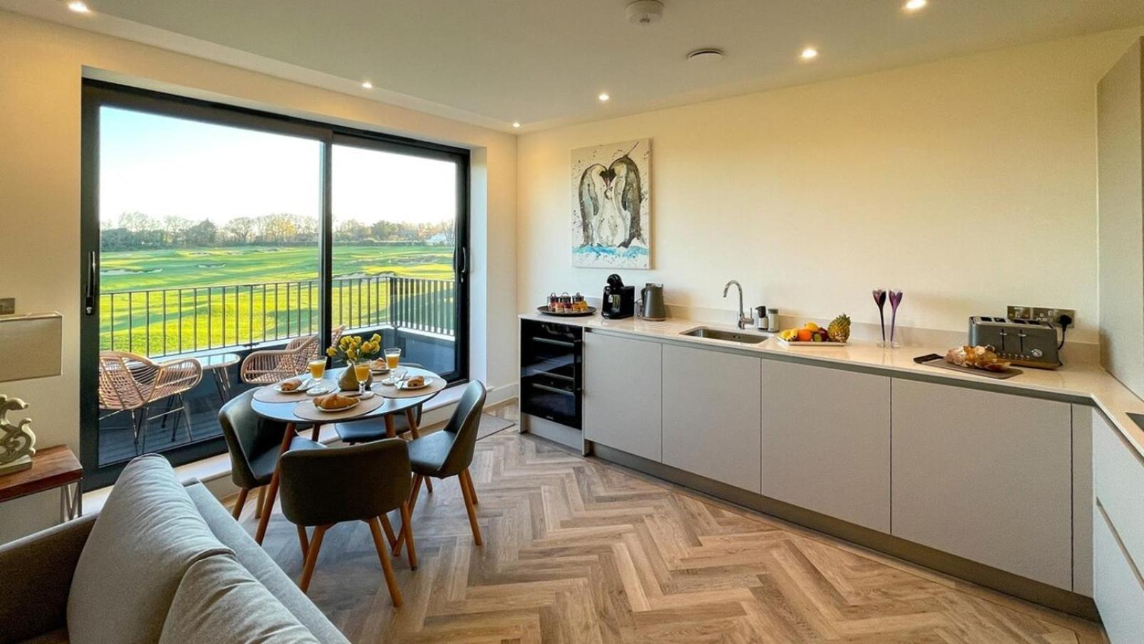 Luxury Ocean & North Foreland Golf View By Adliv Broadstairs Exterior photo